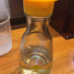 元祖赤のれん 節ちゃんラーメン - お酢の瓶は『ジョーキュー醤油』さん？