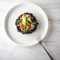 LOBSTER TAGLIATELLE NERO　イカ墨のタリアテッレ オマールエビのソース