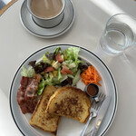 LURIE. COFFEE ROASTER - モーニングのフレンチトーストプレートと黒糖カフェオレ