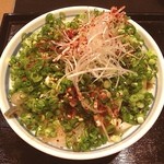 玄品 池袋 ふぐ・うなぎ・かに料理 - ふぐ屋の賄い丼！たっぷりのふぐ身と皮の湯引きが入った丼♡ 昼から贅沢(o^^o)