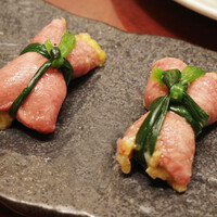 肉の田じま - 特上タンの南蛮ネギ味噌包み(2個1430円)