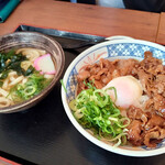 Machikadoya - 焼き牛丼＋ミニうどん