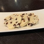 DiningBar Rocca - 自家製レーズンバター！どんなお酒にも相性抜群！！（450円）