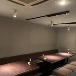 DiningBar Rocca - 奥には隠れ家的な個室が最大で16人！特別な空間をお楽しみ下さい！