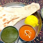 ボンベイカフェ - チーズサグカレーとバターチキンカレー