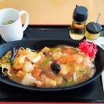 レストランこぶし - あんかけハーフ＆ハーフ