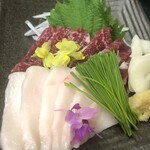 Assorted horse sashimi (marbled red meat, mane)