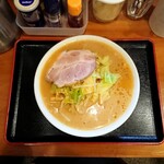 六綵亭 - みそ＋チャーシュー1枚 800円