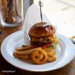 Ralph's Burger Restaurant - 