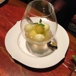 横浜うかい亭 - 香り高いメロンをスープ仕立てで