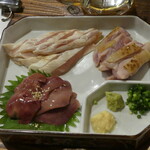 トリ屋のトリはキチンとチキン 南船場店 - 刺身３種