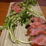 酒工房 架昇 - 国産牛モモ肉のローストビーフ