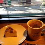 go cafe and coffee roastery - バナナのチーズケーキと深煎りタイプの珈琲(名前失念)