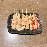 Kujira - 焼鳥串  塩だれ、ゴマだれ、梅肉