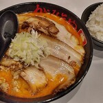 濃厚辛味噌ラーメン からみそや - からみそやラーメン(チャーシュートッピング)