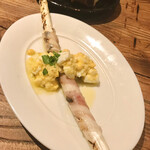 da Uma - イタリア産白アスパラガス、自家製パンチェッタのグリル　バッサーノ風　　byまみこまみこ