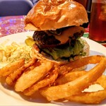 THIS IS THE BURGER - アボカドチーズバーガーとオニオンリングセット