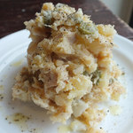 ビーボ デイリースタンド - 「ロシアンポテトサラダ」：ツナの香りとコクを充分に活かし
      甘酸っぱいピクルスで
      清涼感と食感をプラス！
      