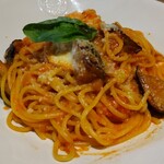 Italian Kitchen VANSAN - ナスとモッツァレラのトマトパスタ