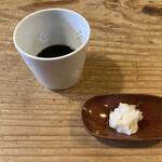 Akamadiyaasago - 江戸時代のお蕎麦はお出汁でいただく！塩では食べないそう。辛子大根はアクセントに。