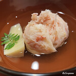 御料理 寺沢 - ずわいがにに微量の卵白で造られた蟹真薯