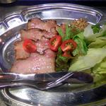 CONA - 厚切りベーコンのグリル。結構肉厚でビールにも合います。