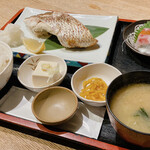 和食Dining　うお座 - 鯛の塩焼きミニ刺膳