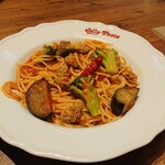 Jolly-Pasta - サルシッチャと揚げ茄子・ブロッコリーのピリ辛トマトソースパスタ