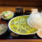 Kikuya - ほうれん草カレー　800円　+　大盛　100円