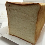 セントル ザ・ベーカリー - 中は　しっとり　もっちり