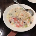 中国酒菜　暢暢 - 海鮮入り卵白あんかけ炒飯