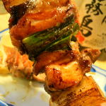 中島屋 - ●ねぎま焼き（鮪）３８０円
      このお店のねぎま焼きは鶏ではなく鮪です！
      
      ジューシーな焼き加減で
      
      ウンマーーーーーーーーーー(^O^)
      