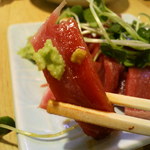 中島屋 - ●名物まぐろのすきみ　３８０円
      
      これ一品の写真を見ていただいても凄さが分かると思いますが
      
      これが剥身として販売するのってぐらいの品質
      