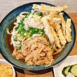 うどん居酒屋 オカチメンコ - ごぼ天かしわぶっかけうどん