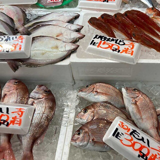 尽享市场直送的鲜度超群的鲜鱼。