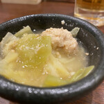Sumiyaki Semmon Hitotoki - 付き出しはつくねとキャベツの煮物