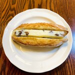 カフェ アチム - ラムレーズンクリーム　340円