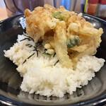 Kakunaka Udon Ten - かき揚げもご飯もがっつり