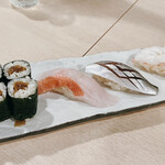 寿司と炭火 大地 - 右からボタンエビ、小肌、金目鯛、干瓢巻