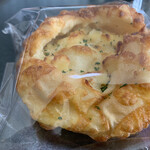 パン工房クルール - ガーリックチーズ２５０円