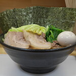 ラーメン 三亀 - 特三亀ラーメン＋キャベツ