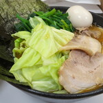 ラーメン 三亀 - 左から