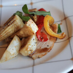 シリウス - 合鴨、ロースト野菜、キャラメリゼしたカマンベールチーズのサラダ