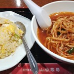 山香菜房 - 台湾麺　半炒飯　580円