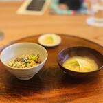 柚木元 - ⑪ 真鴨と芹の土鍋炊きご飯、 熊白湯スープ、お新香