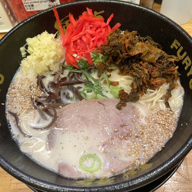 とんこつラーメン 博多風龍 新橋店>