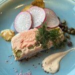 &WINE - サーモンとアスパラガスのテリーヌ
