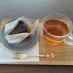 オニヴァのきもち - bonaさんのほうじ茶バスクチーズケーキと丹波黒豆の丸ごと黒豆茶