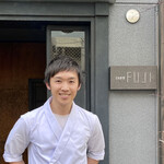 日本料理FUJI - 店主の藤岡さんに写真掲載許可をいただいています。
      29歳で独立され現在37歳、まだまだこの先が間違いなく楽しみな逸材だと確信しました。
      とても親切に色々と教えて下さり、ありがとうございました。