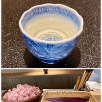 日本料理FUJI - 一番出汁
                      本枯節をご主人自らが削り機ですられ、香りが我々に届き皆さんから良い香り〜と声が。
                      合わせる利尻昆布は5年熟成物、旨味の重なりは奥行きのある味わい、細胞に染み渡るとはまさにこの一番出汁です！